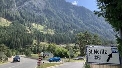 Kreuzungsbreich Reschenstraße mit der Engadinerstraße