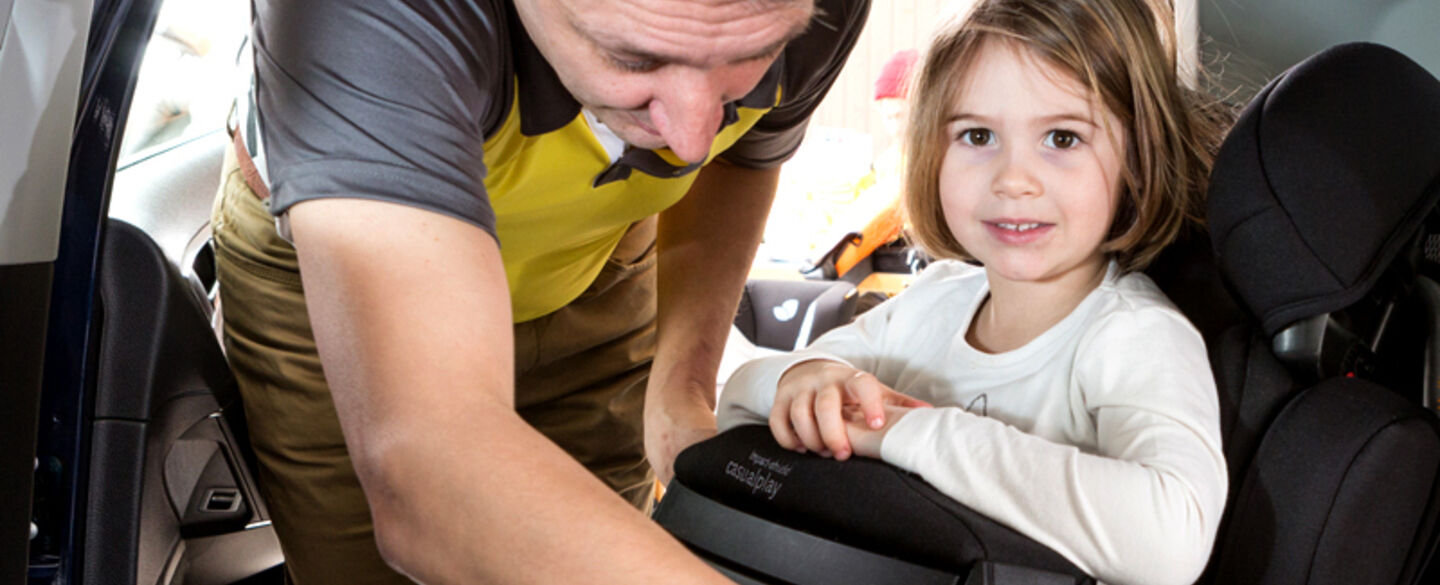 Kindersitztest 2015 Kindersitztest 2015 ÖAMTC
