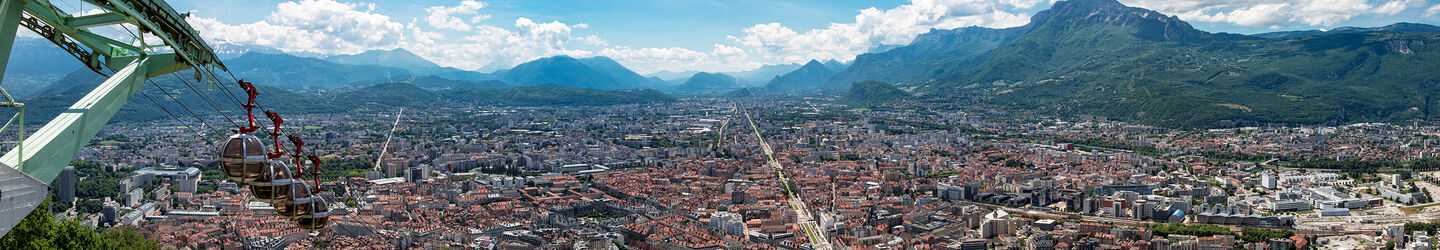 Blick auf Grenoble iStock.com / Nicola Colombo