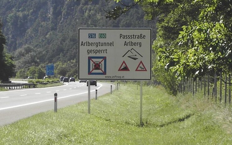 Sperre_Arlbergtunnel_1.jpg Sperre_Arlbergtunnel_1.jpg ÖAMTC