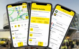 Drei Smartphone leicht verschoben übereinander. Am Display ist die ÖAMTC-App geöffnet ist. Es sind drei verschiede Funktionen der App geöffnet