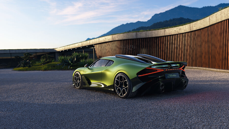 Ein grüner Bugatti von hinten fotografiert