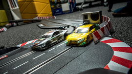 Carrera_Bahn_HH_von unten_6871_CMS.jpg