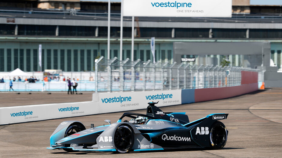 Formula E_Racing_car_(c)voestalpine.jpg