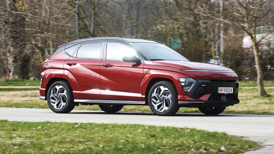 Hyundai Kona in rot