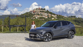 Hyundai Kona in grau