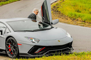Lamborghini Aventador_WOL9336_CMS.jpg