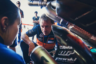 Mike Leitner KTM RC16 Box Valencia 2016.jpg