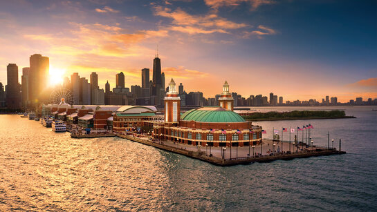 Navy Pier_Luftaufnahme vom See.jpg