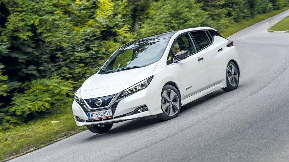 Nissan Leaf_HEN_3900_CMS.jpg