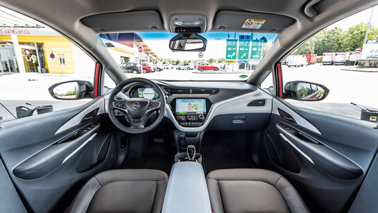 Opel Ampera_e_HEN_9005_CMS.jpg