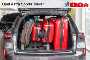 Opel Astra Sports Tourer_Koffer_Kinderwagen_CMS.jpg