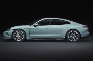 Porsche Taycan_shadegreenmetallic_202_CMS.jpg