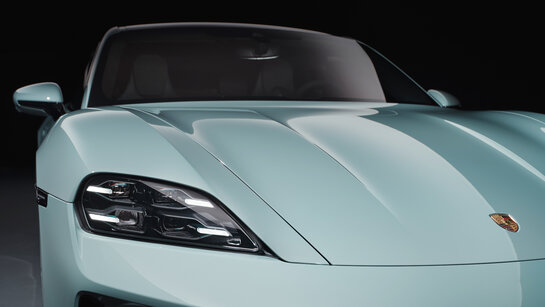 Porsche Taycan_shadegreenmetallic_206_CMS.jpg