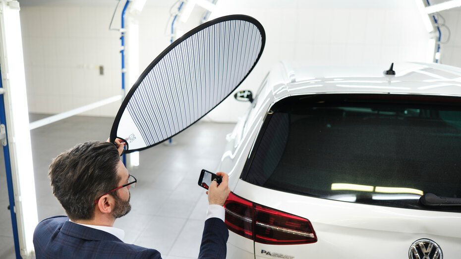 Michael Planer fotografiert Details eines Autos