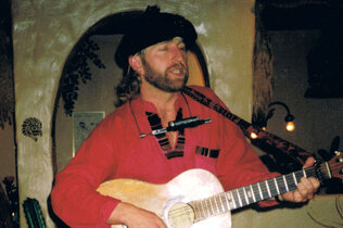 Sepp als Musikant quer_CMS.jpg