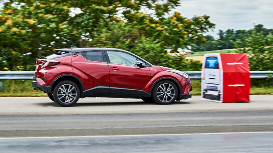 Toyota CHR_ER_160_CMS.jpg