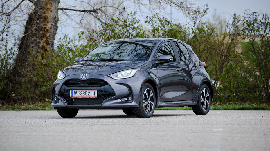 Toyota Yaris_Seite vorne_Sebi_CMS.jpg