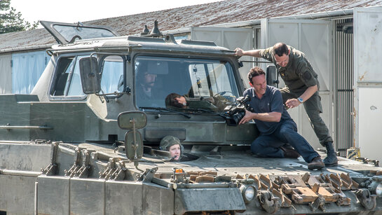auto touring faehrt Panzer_HEN_8969_CMS.jpg