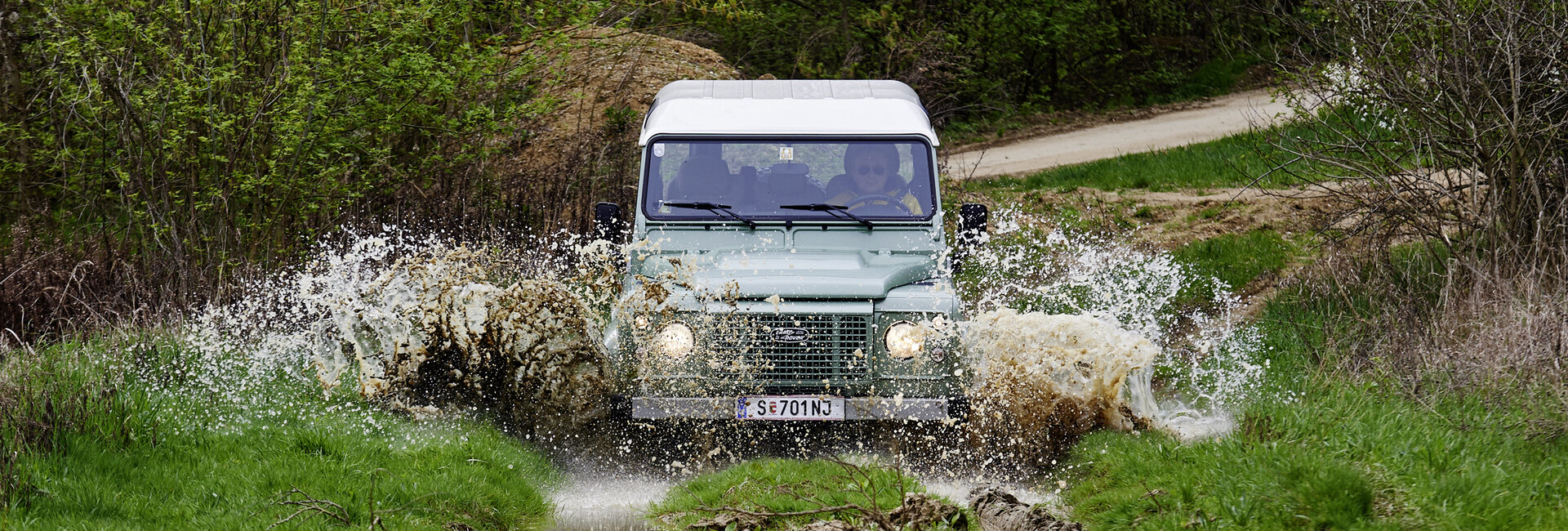 landrover_defender_2016-04_ER_vollbild2.jpg