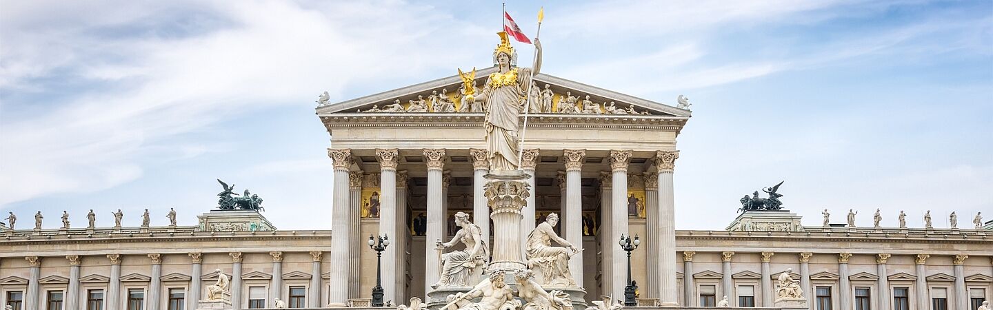 Parlament Parlament iStock/jk78