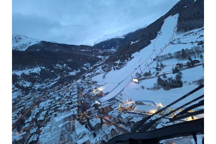 Luftaufnahme von Bormio, wo die Olympischen Winterspiele 2026 stattfinden.
