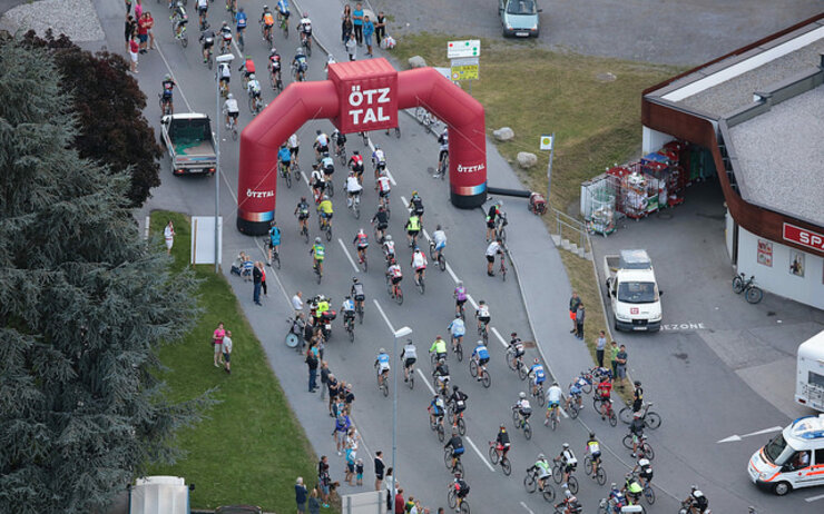 Ötztaler_Radmarathon_1.jpg Start des Ötzaler Radmarathons in Sölden