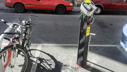 ÖAMTC Stützpunkt - Fahrrad-Station Ceija-Stojka-Platz ggü. / Mentergasse 13