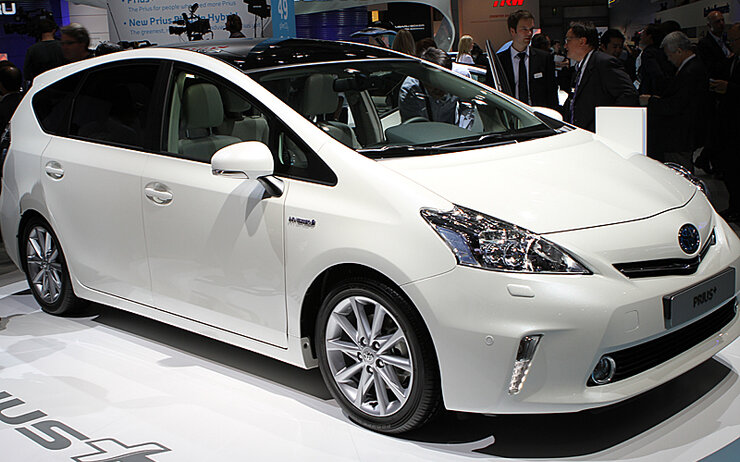 iaa live toyota prius+ f01 iaa live toyota prius+ f01