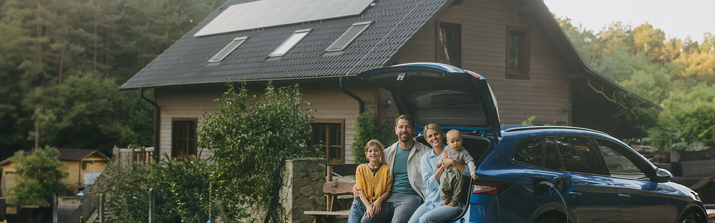 Photovoltaiklösungen 1462_24 Bilder_ePower_1440 x 450_05.jpg Halfpoint/AdobeStock