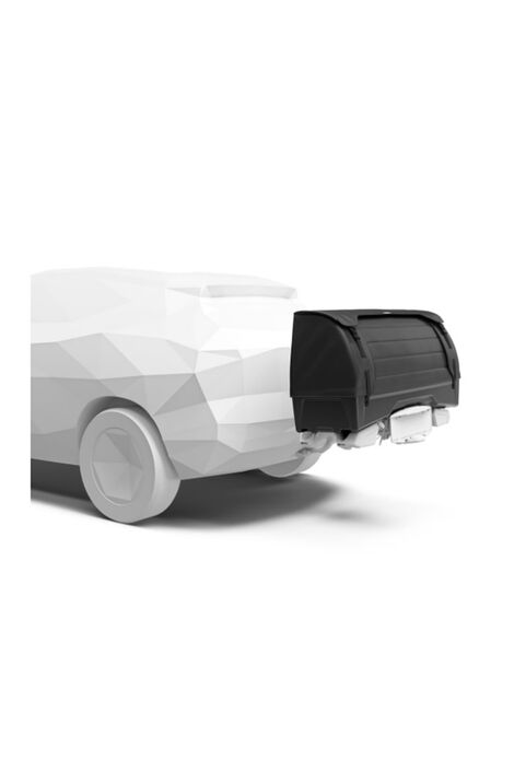 Schwarzer Ladungsträger ist mit einem Thule EasyFold 3 auf einem weißen Auto montiert