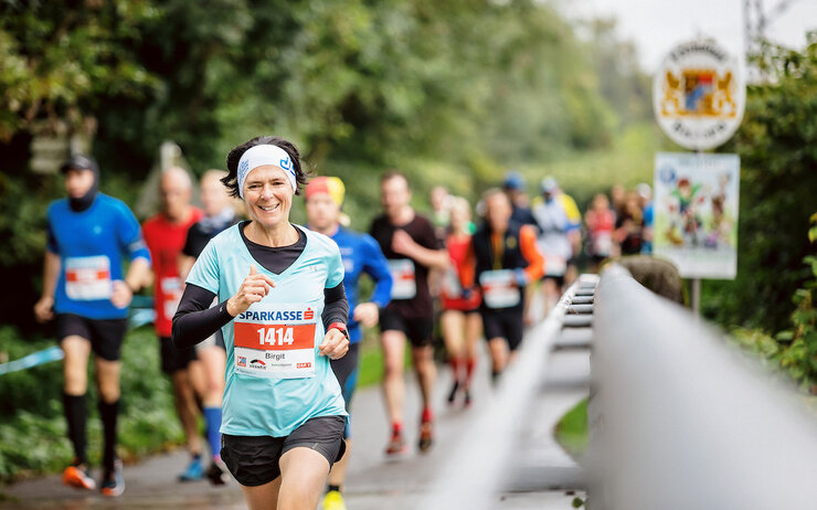 Sparkasse_3-Länder-Marathon Laufende bei Marathon-Veranstaltung