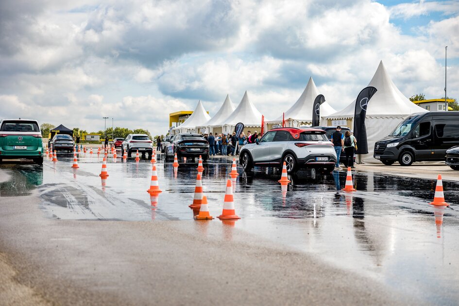 Interessiertes Publikum testete ausgiebig E-Autos | ÖAMTC