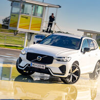 Fahrtechnik Tipps zum Fahren auf glatter Fahrbahn