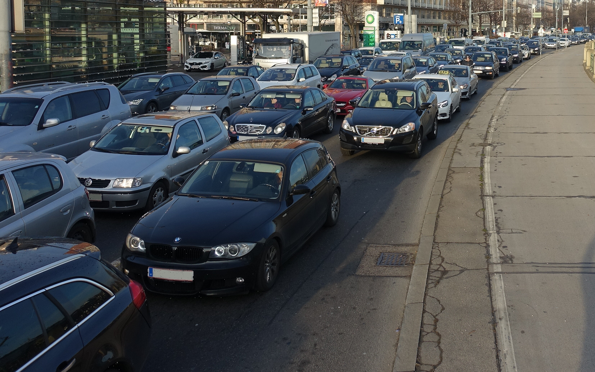Stau auf Wiener Hauptstraße