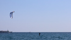 Ob See oder Meer, mit dem Kite ist Thomas flott unterwegs