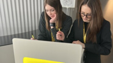 Gemeinsam am Welcome-Desk