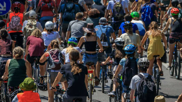 Radfahrende bei einer Demo