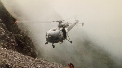 Der Helikopter im Anflug.