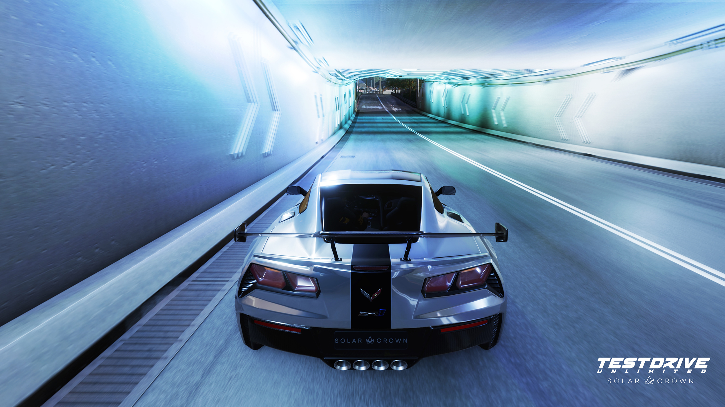 Screenshot aus dem Spiel Testdrive Unlimited: Solar Crown. Auto in einem bläulich erhellten Tunnel.