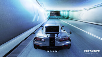 Screenshot aus dem Spiel Testdrive Unlimited: Solar Crown. Auto in einem bläulich erhellten Tunnel.