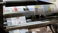 Seiten eines Magazins werden bedruckt.