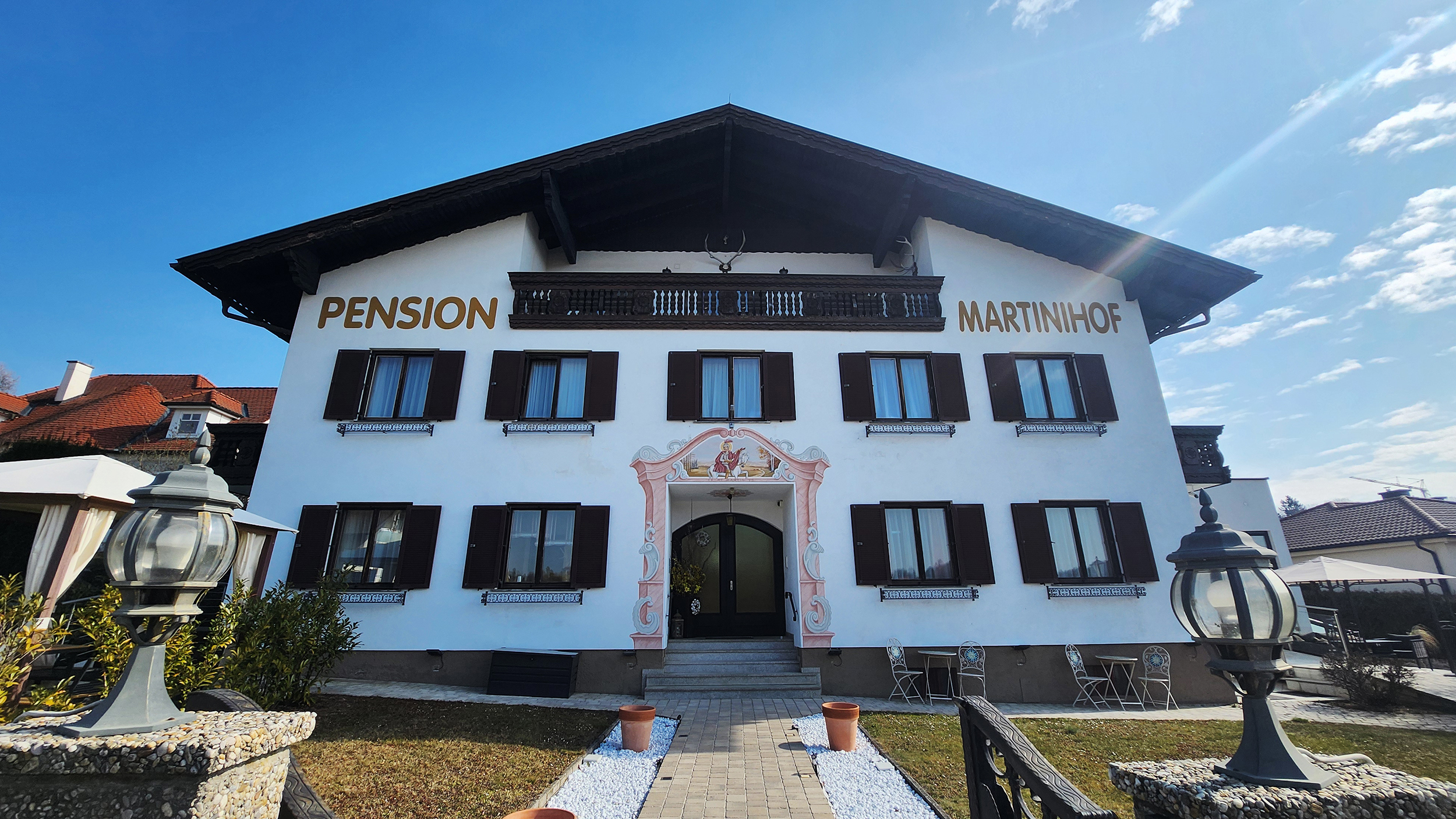 Das Hotel Martinihof in Bad Tatzmannsdorf von außen.