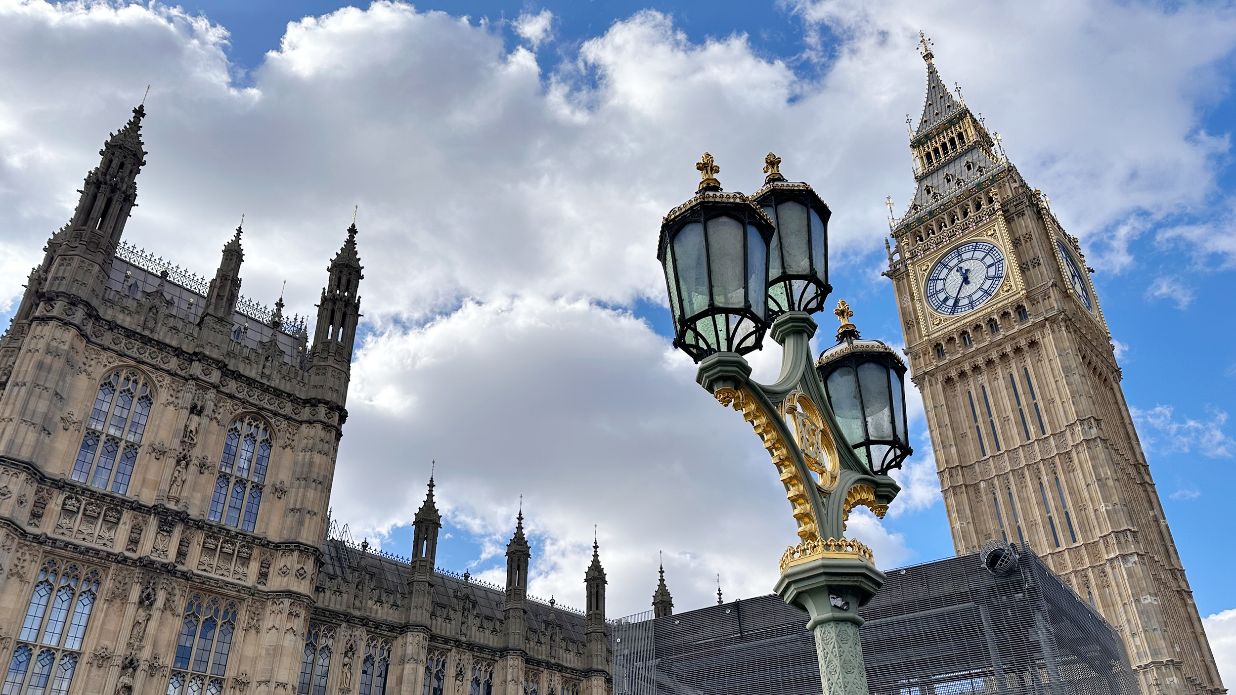 Big Ben von unten.