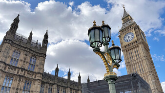 Big Ben von unten.
