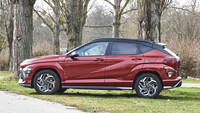 Hyundai Kona in rot