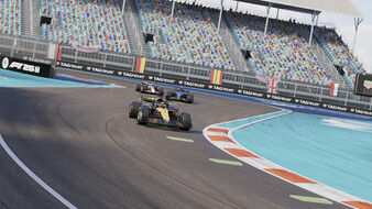 Screenshot aus F125. Red Bull auf der Strecke.