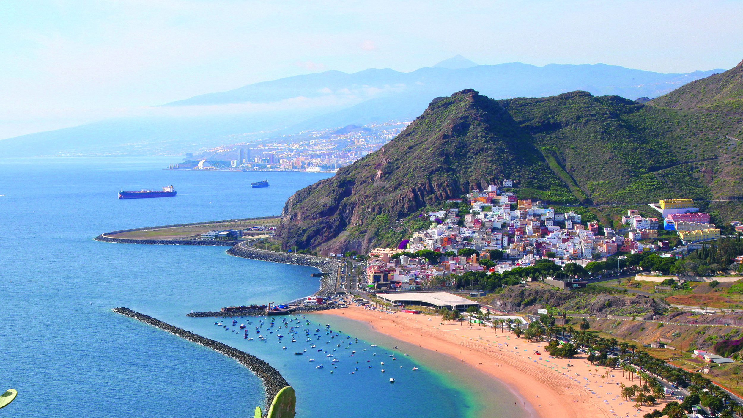 Die kanarische Insel Teneriffa von oben.