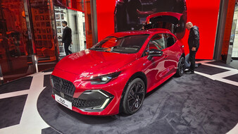 Roter Renault Clio auf der IAA in München