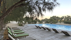 Hotel mit Pool.